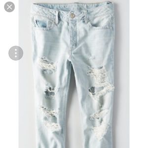 NWOT American Eagle distressed boyfriend jeans